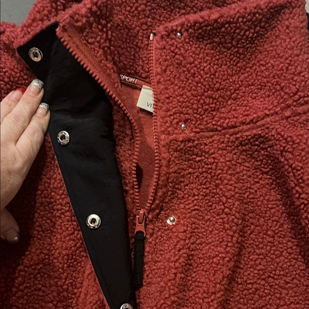 😻PLUS SIZE Rust colored Fleece Pullover with Button Collar - Picture 8 of 14
